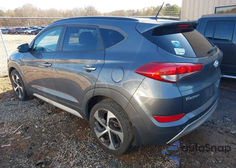 2017 Hyundai Tucson Value z USA, uszkodzony, nr VIN KM8J3CA21HU554645